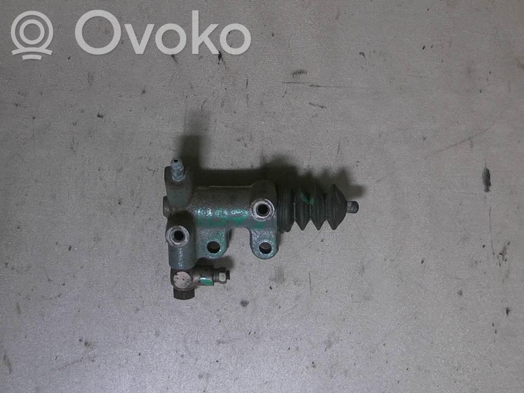 Toyota Yaris Główny cylinder sprzęgła 