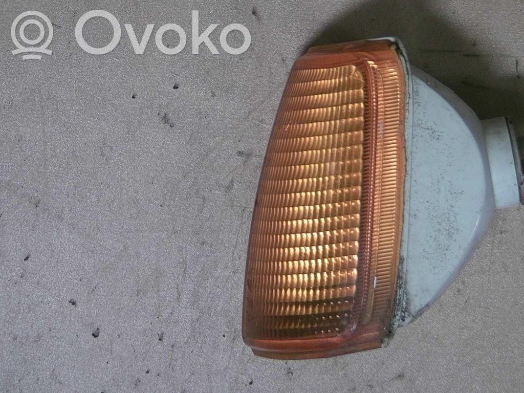 Volkswagen Polo II 86C 2F Front indicator light 