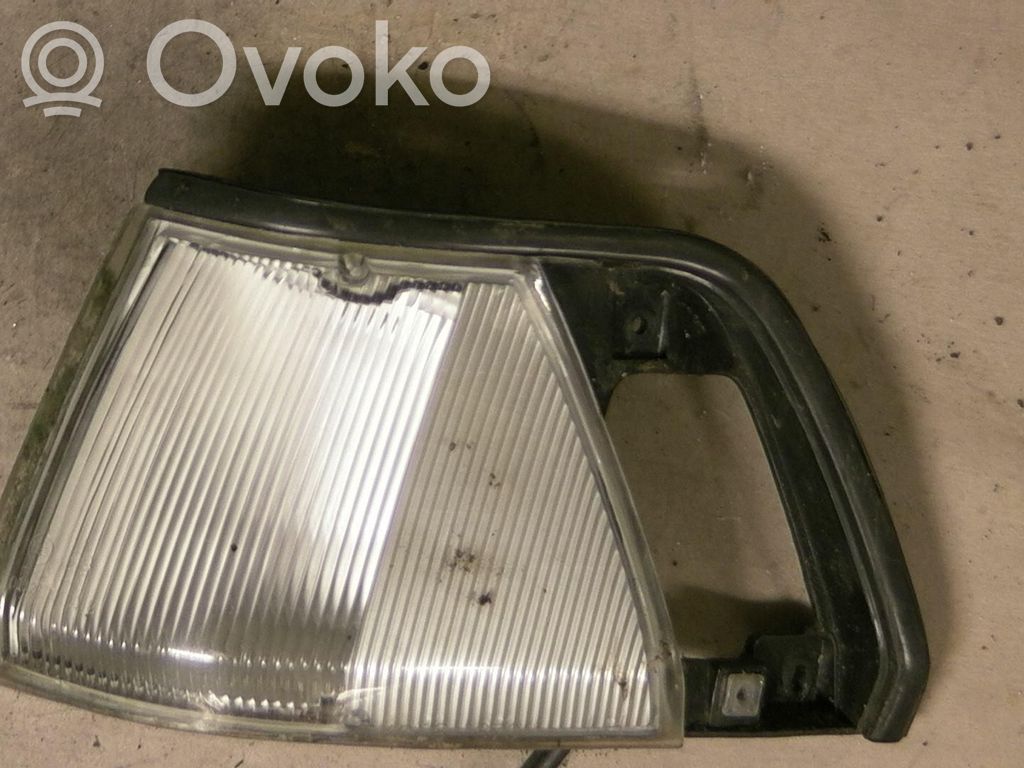 Toyota Corolla E80 Etusuuntavilkku 