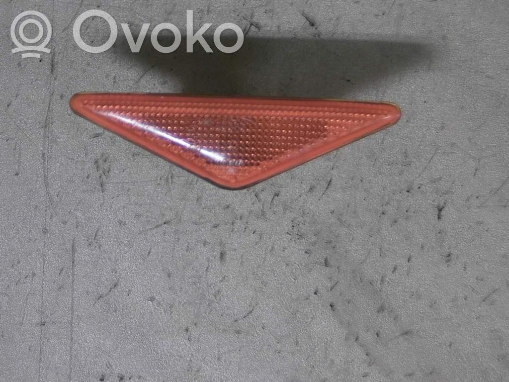 Ford Focus Front fender indicator light 