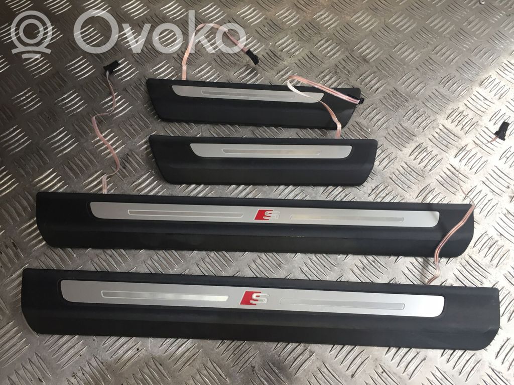 Audi Q8 apărătoare stâlpi 