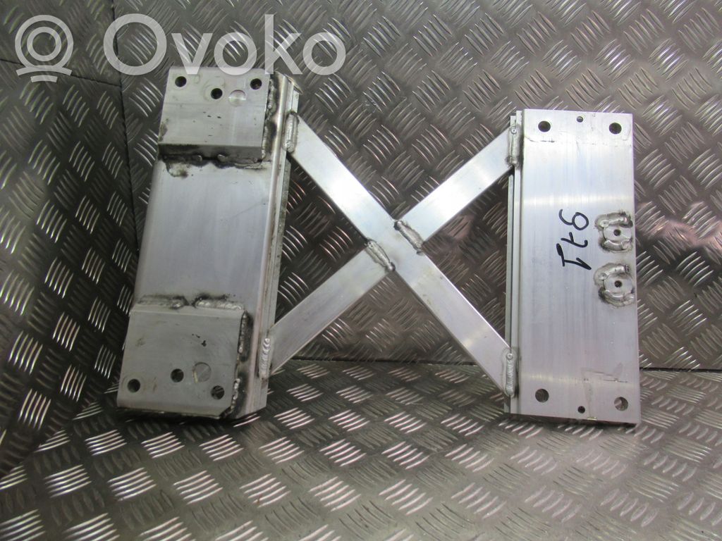 Engine mount bracket   971802019