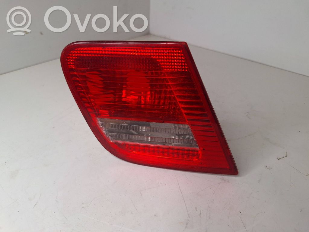 BMW 3 E46 Aizmugurējais lukturis pārsegā 