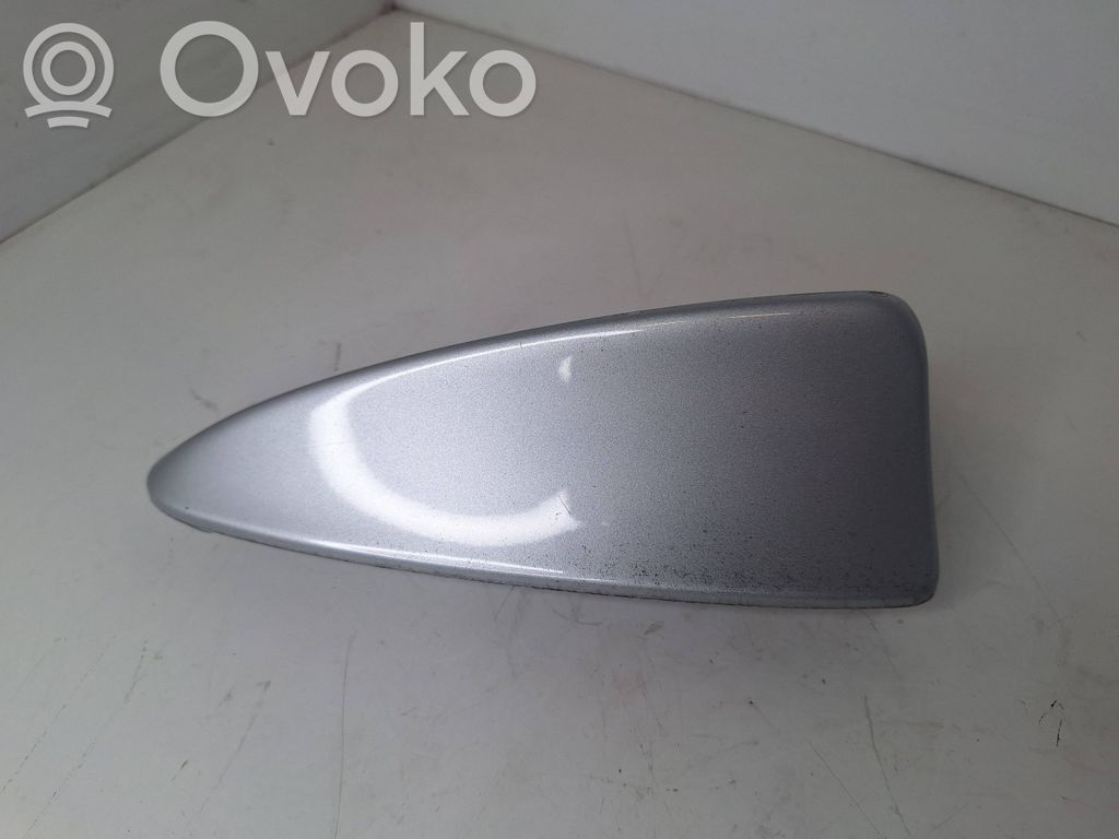 BMW X3 E83 GPS-pystyantenni 