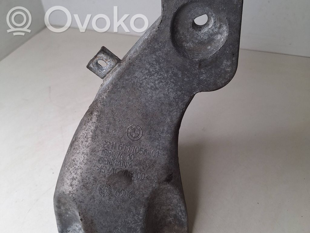 Engine mounting bracket   6777056,6906,6807410