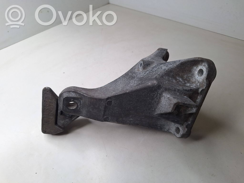 Halterung Lager Motor   6781916,13807410,269072