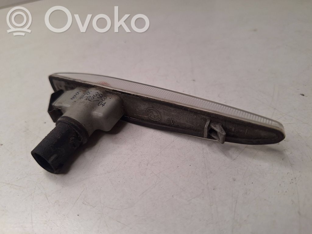 BMW 7 E65 E66 Front fender indicator light 