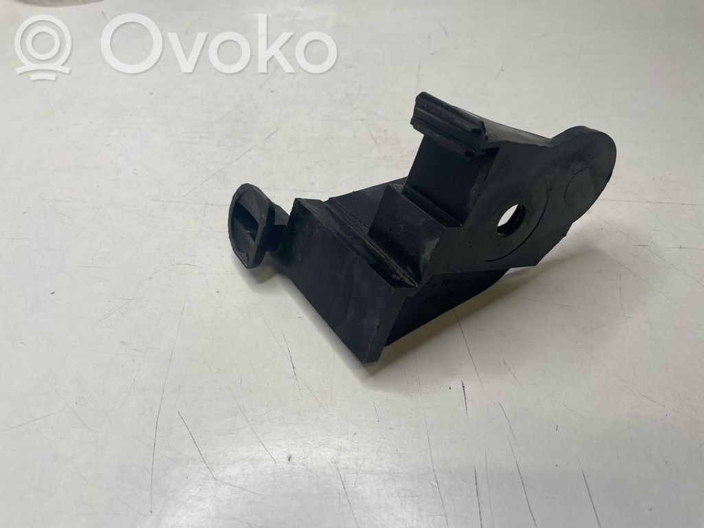 Front bumper mounting bracket   7030619,22944