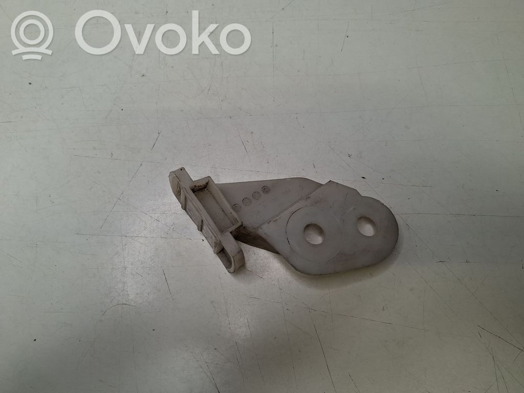 Front bumper mounting bracket   8195296