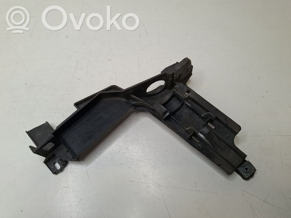 BMW 3 E46 Headlight/headlamp mounting bracket 