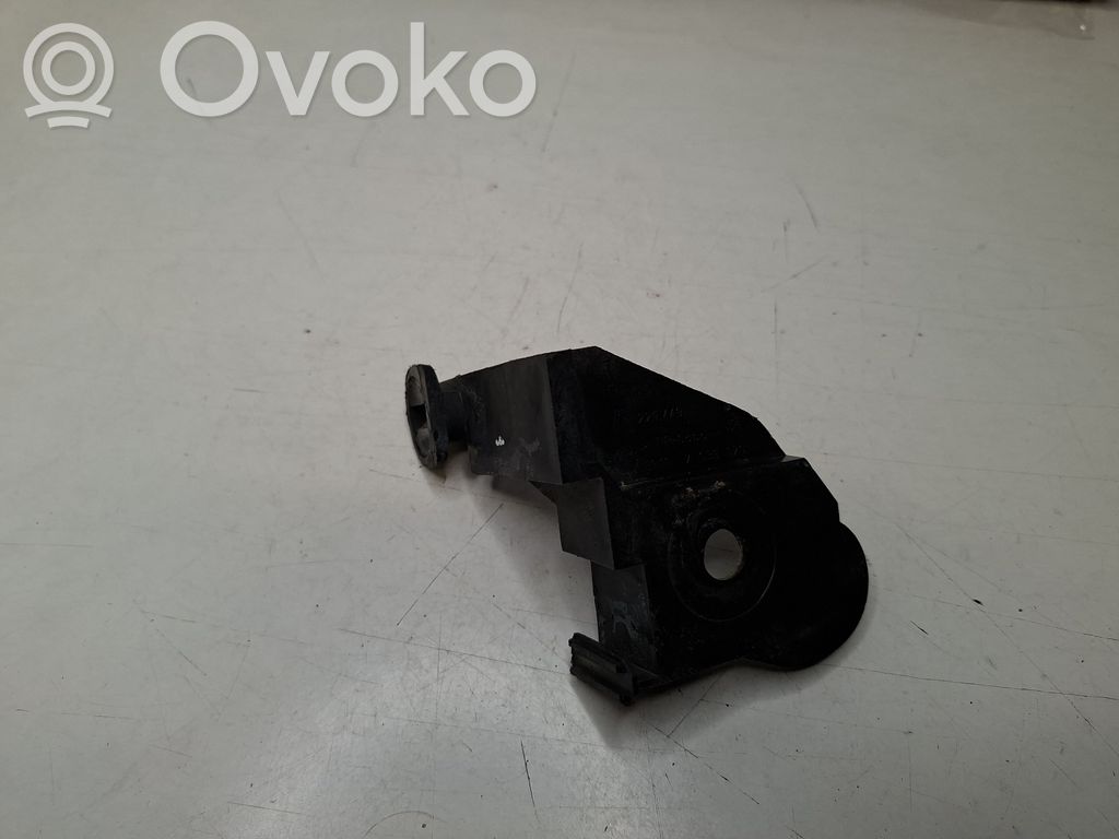 Priekšpusē bampera turētājs   229449,7030620