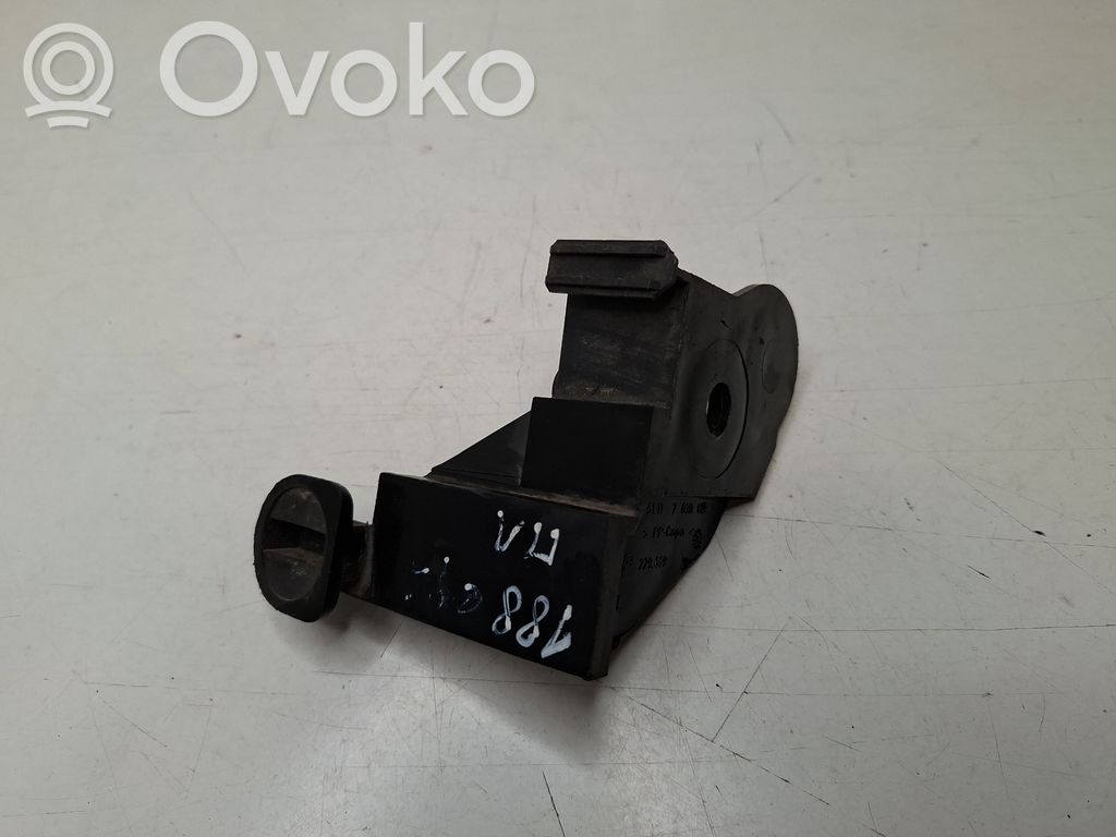 Priekšpusē bampera turētājs   229449,7030619