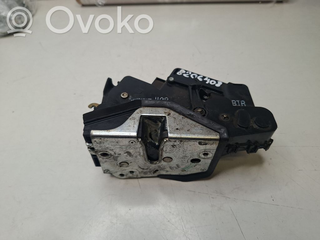 Etuoven lukko   8206408