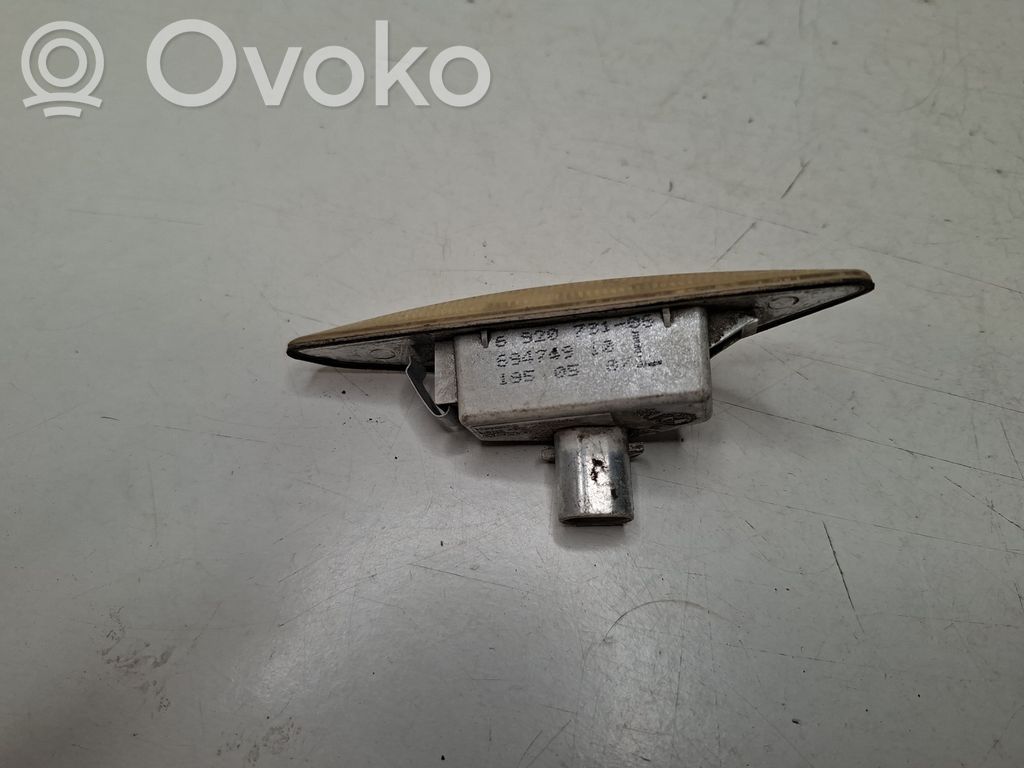 BMW 3 E46 Front fender indicator light 
