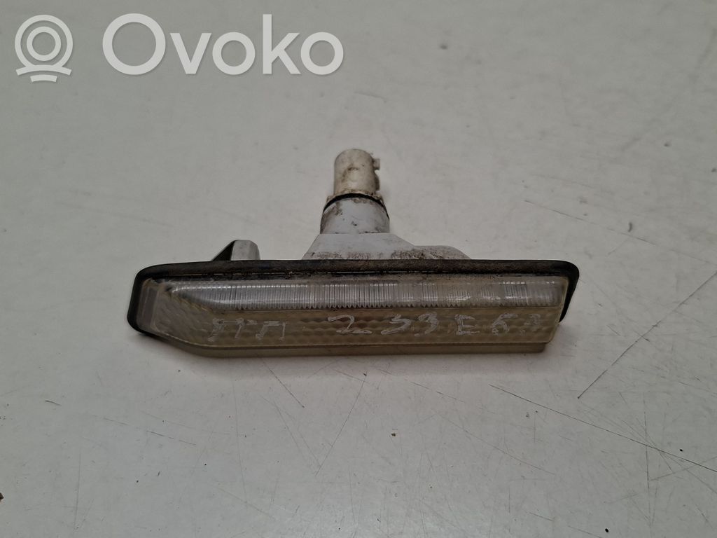 BMW X5 E53 Front fender indicator light 