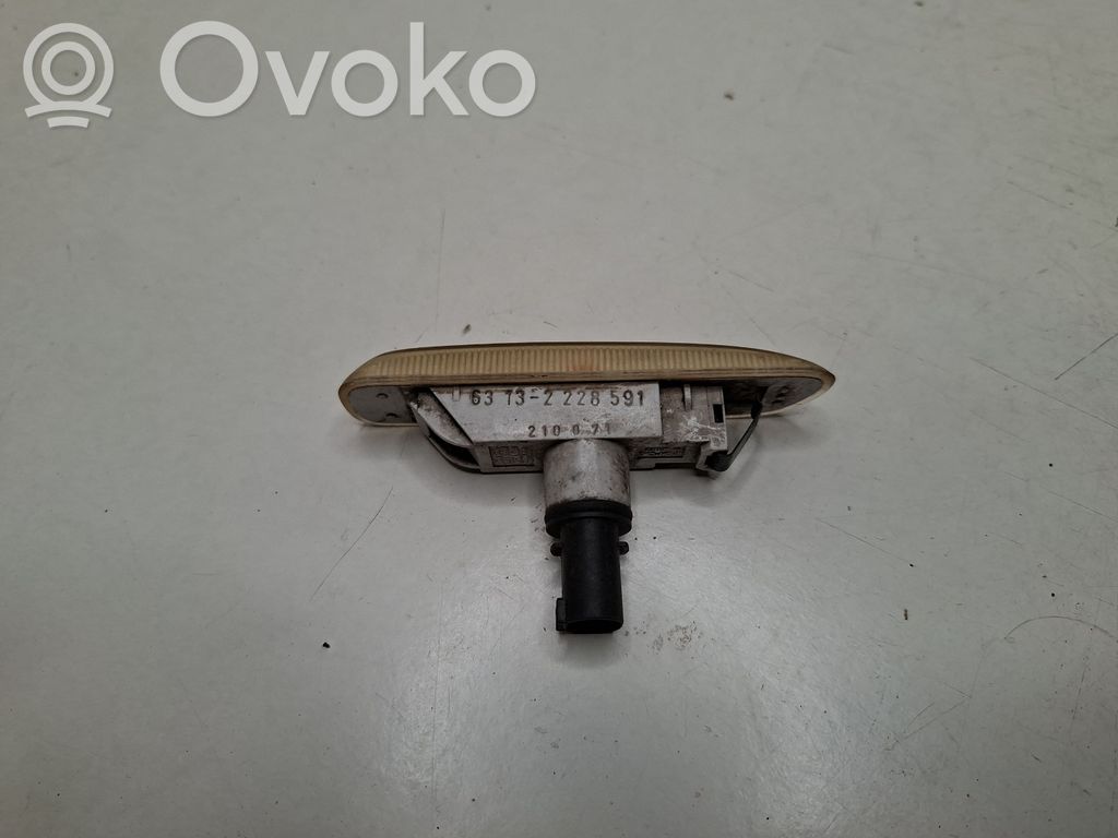 BMW 3 E46 Front fender indicator light 
