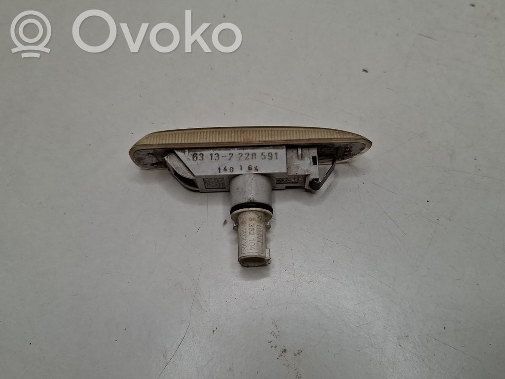 BMW 3 E46 Front fender indicator light 