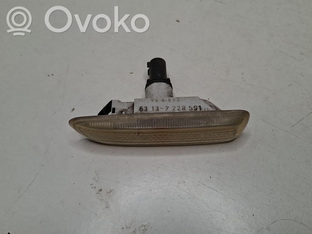 BMW 3 E46 Front fender indicator light 