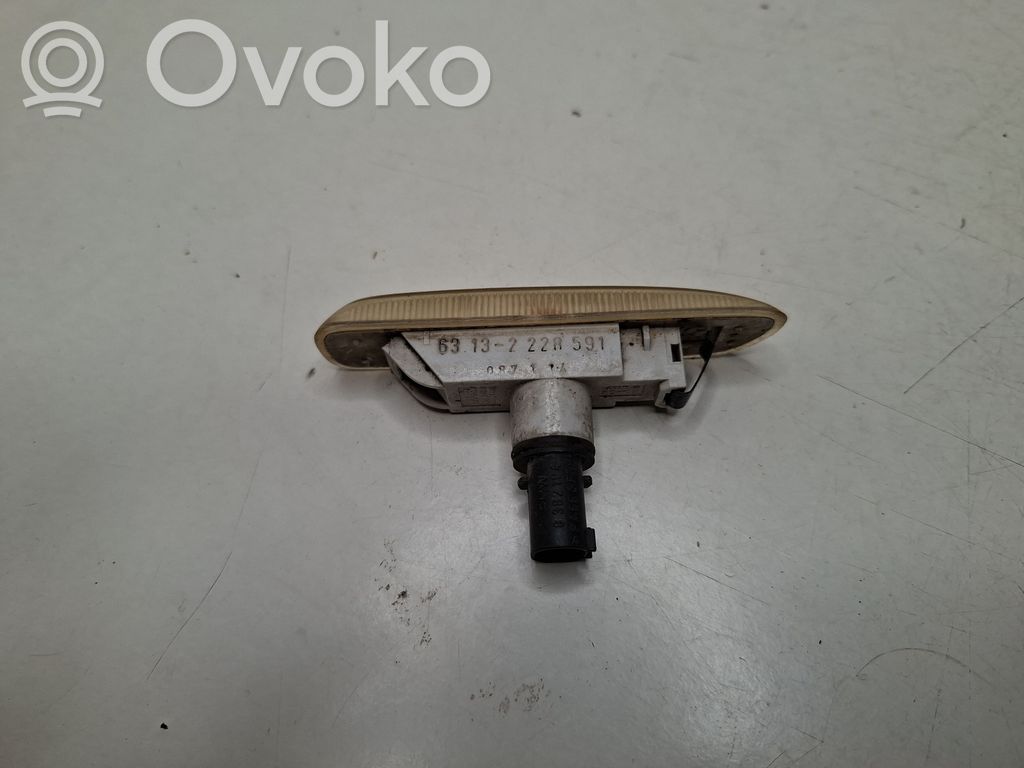 BMW 3 E46 Front fender indicator light 