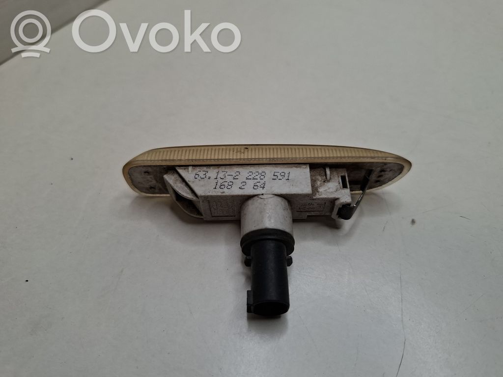 BMW 3 E46 Front fender indicator light 