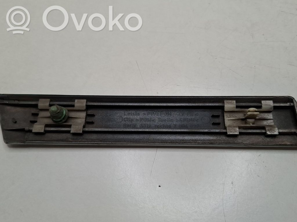 BMW 5 E39 Apdaila sparno (moldingas) 