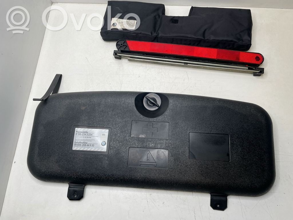 BMW 5 E60 E61 Tool box 