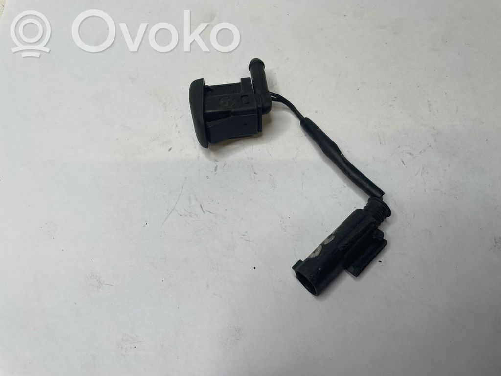 BMW 5 E39 Buse de lave-glace 