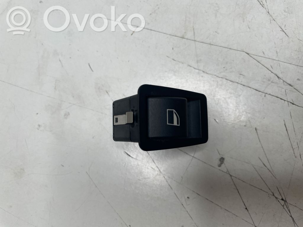Interruptor del elevalunas eléctrico   6902174