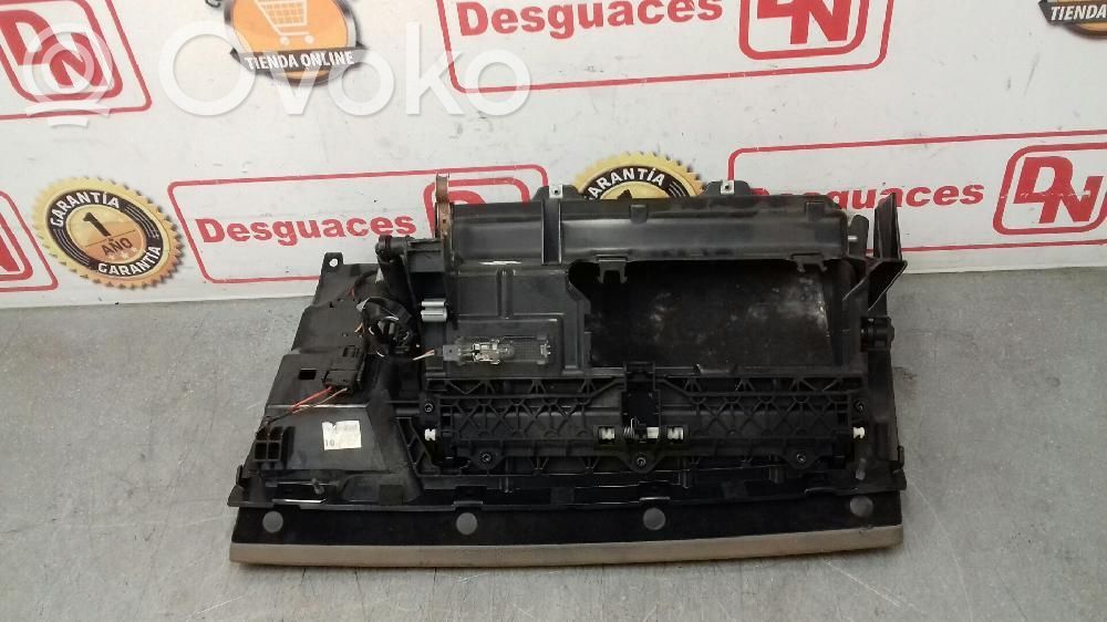 BMW 1 E81 E87 Glove box 