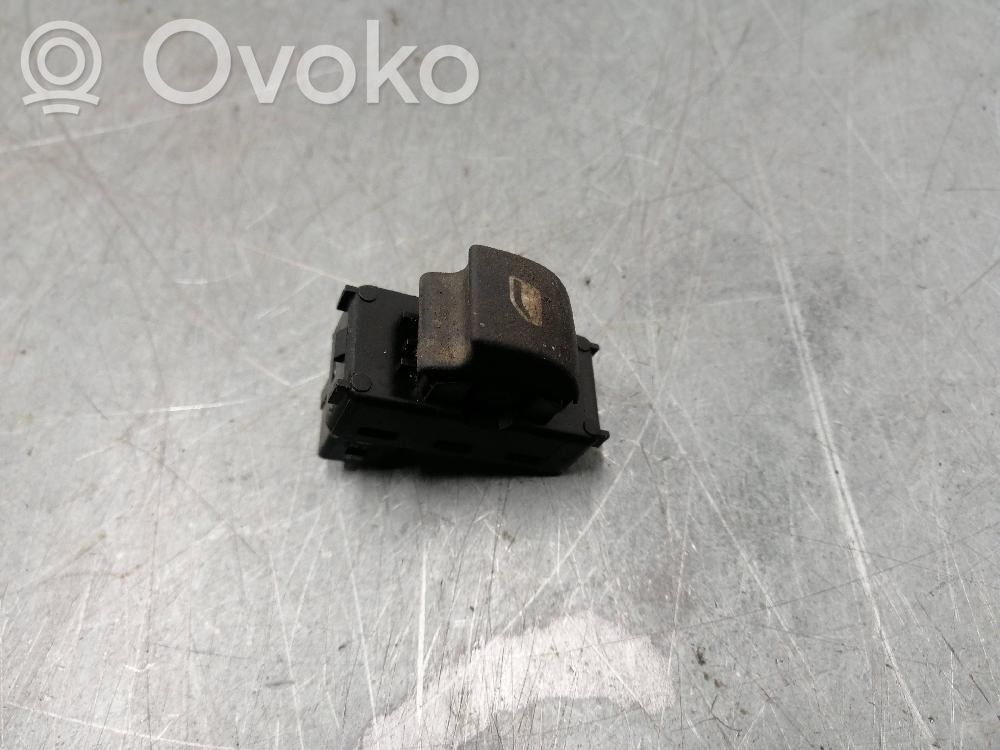 Interrupteur commade lève-vitre   249C