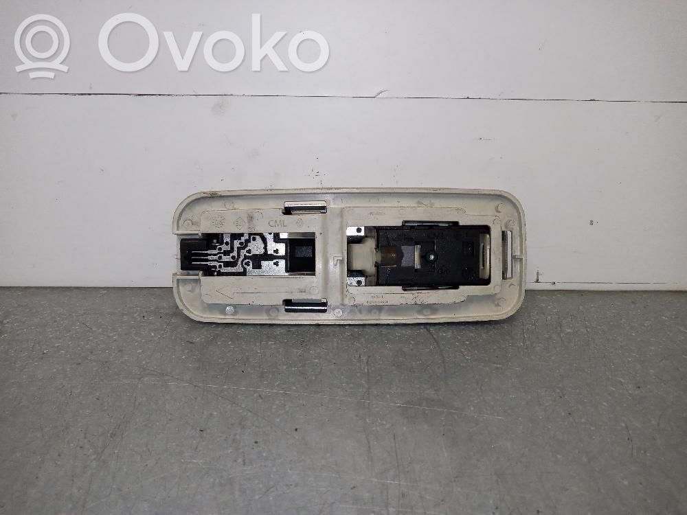 Renault Espace IV Priekinių vietų apšvietimo žibintas 