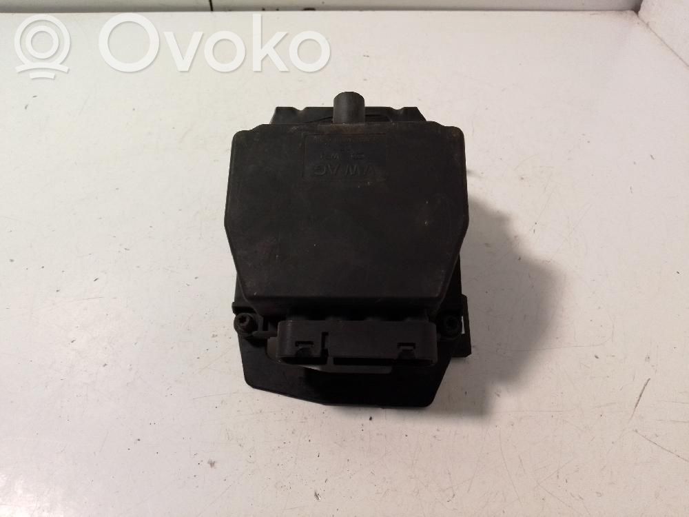 Sonstige Steuergeräte / Module   05105711AA
