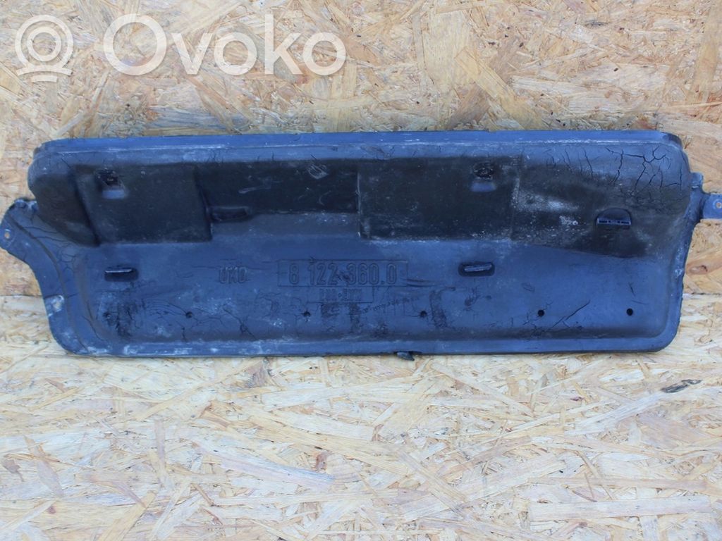 Muu moottoritilan osa   8122360