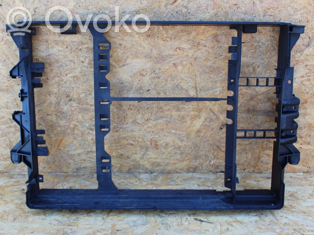 BMW 7 E38 Radiatorių panelė 