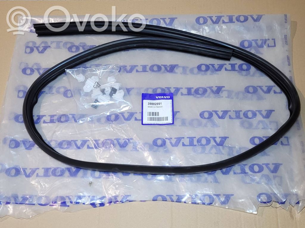 Volvo V70 Moldura del faldón trasero lateral 