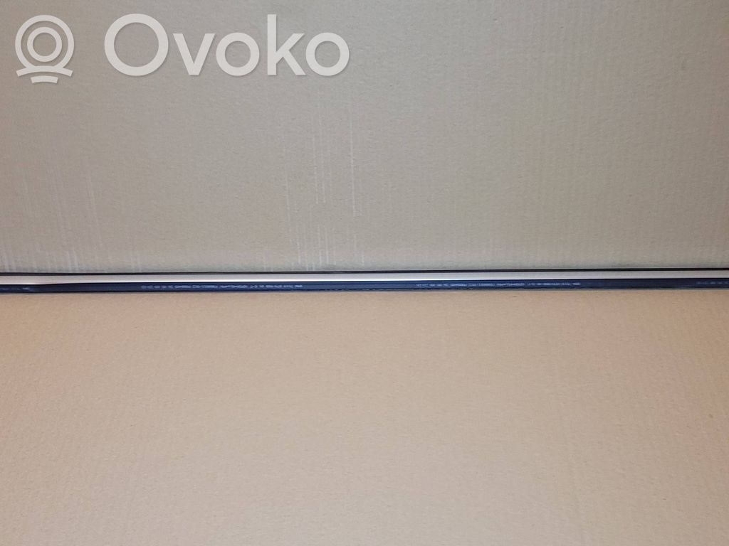 Priekšpusē durvju stikla apdare   7119080