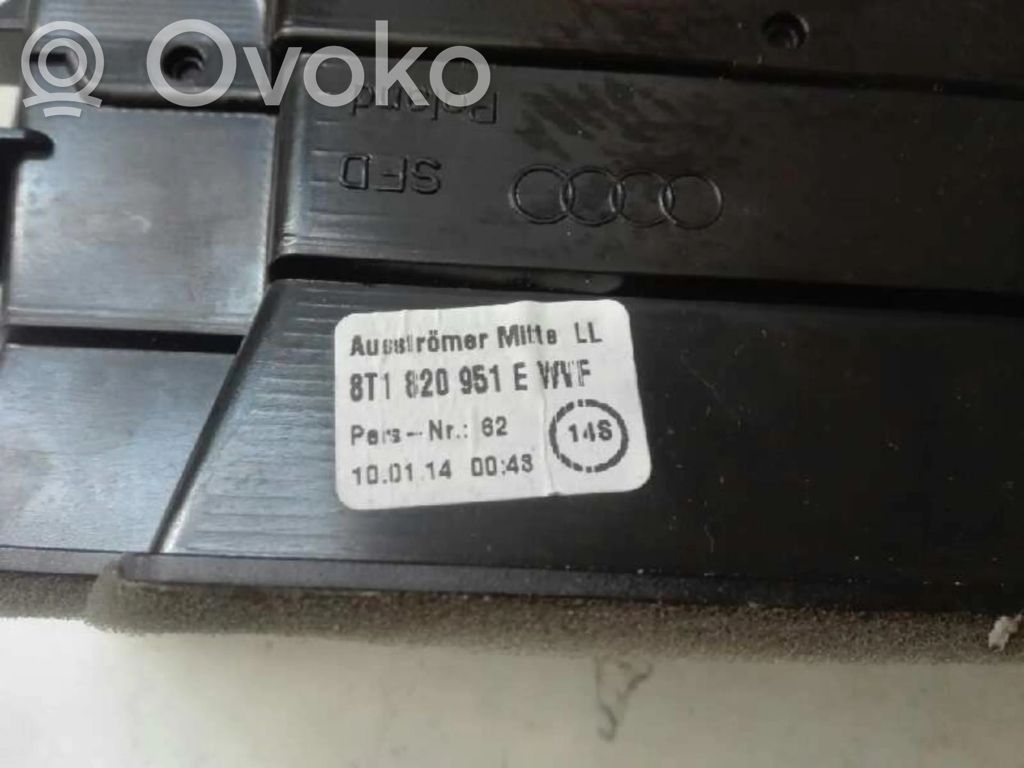Dysze / Kratki środkowego nawiewu deski rozdzielczej   8TI820951WVF,AIREADOR