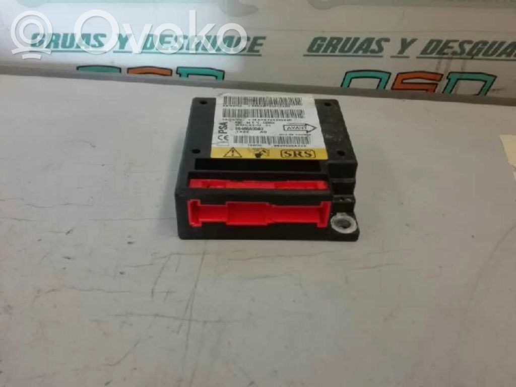 Airbag control unit/module   8216Z5,CENTRALITAAIRBAG
