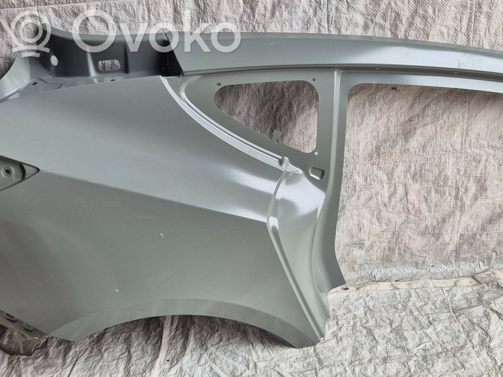 Tesla Model 3 Lokasuojan päätylista 