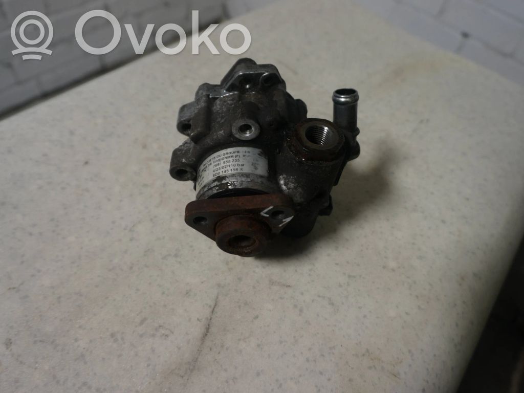 Volkswagen PASSAT B5.5 Ohjaustehostimen pumppu 