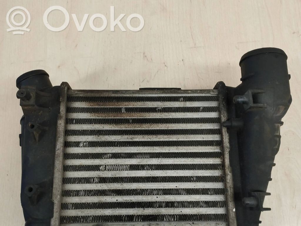 Audi A4 S4 B6 8E 8H Chłodnica powietrza doładowującego / Intercooler 