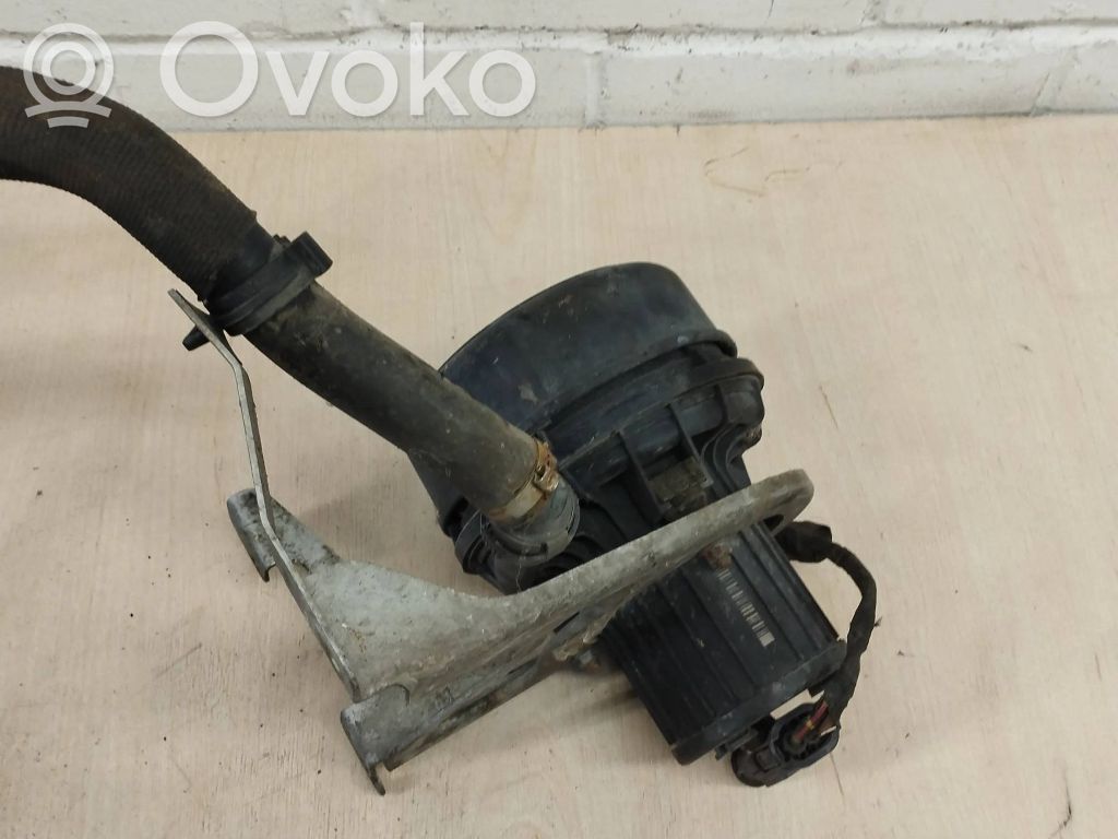 BMW 5 E60 E61 Secondary air pump 