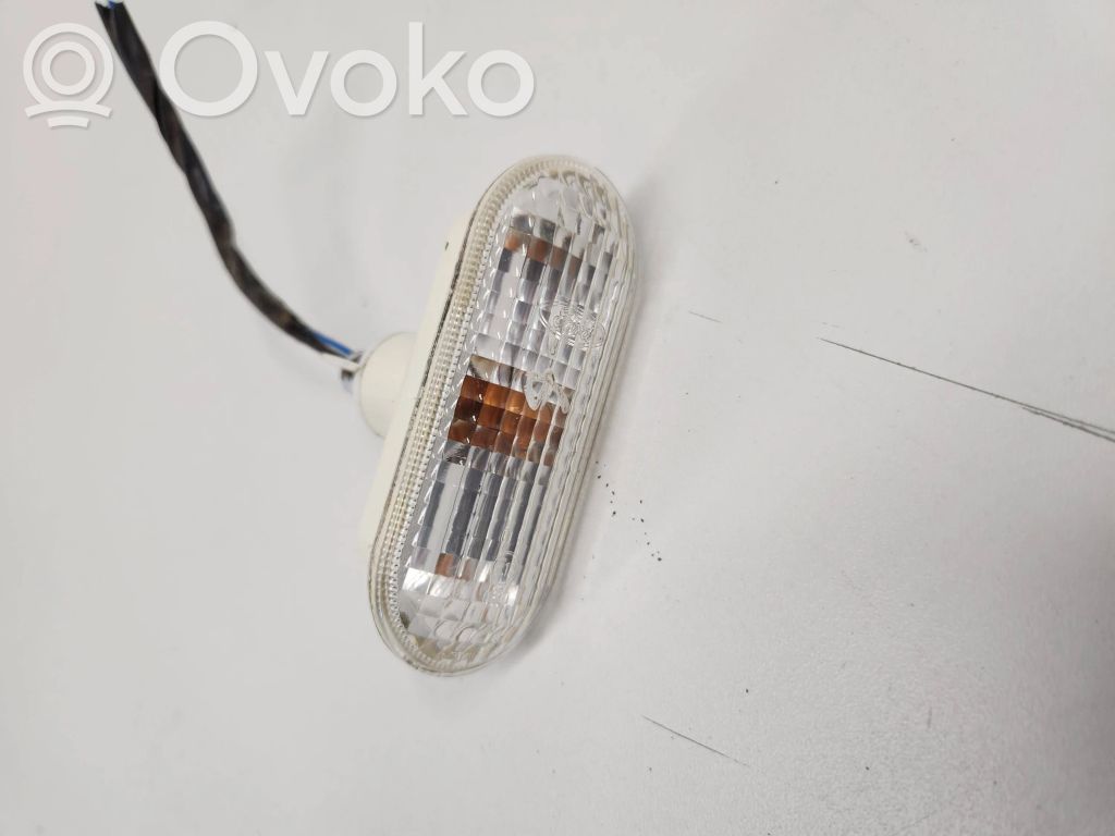 Front fender indicator light   4M5A13K309AA,WW5W
