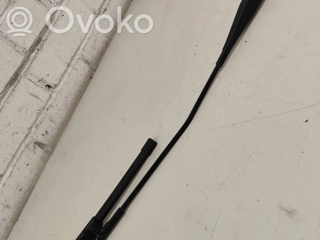 Ford Focus Priekšējā loga tīrītāja kājiņa 