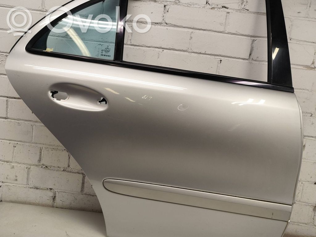 Mercedes-Benz E W211 Puerta trasera 