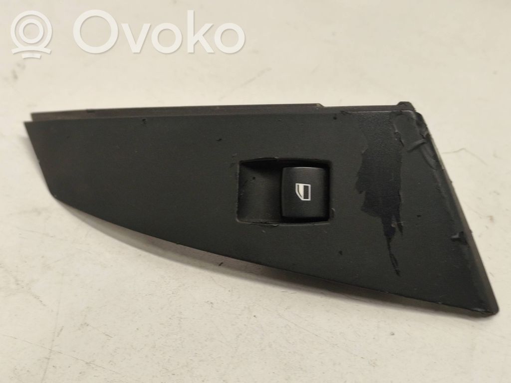 Electric window control switch   6940325,15939806,JC1373106SW