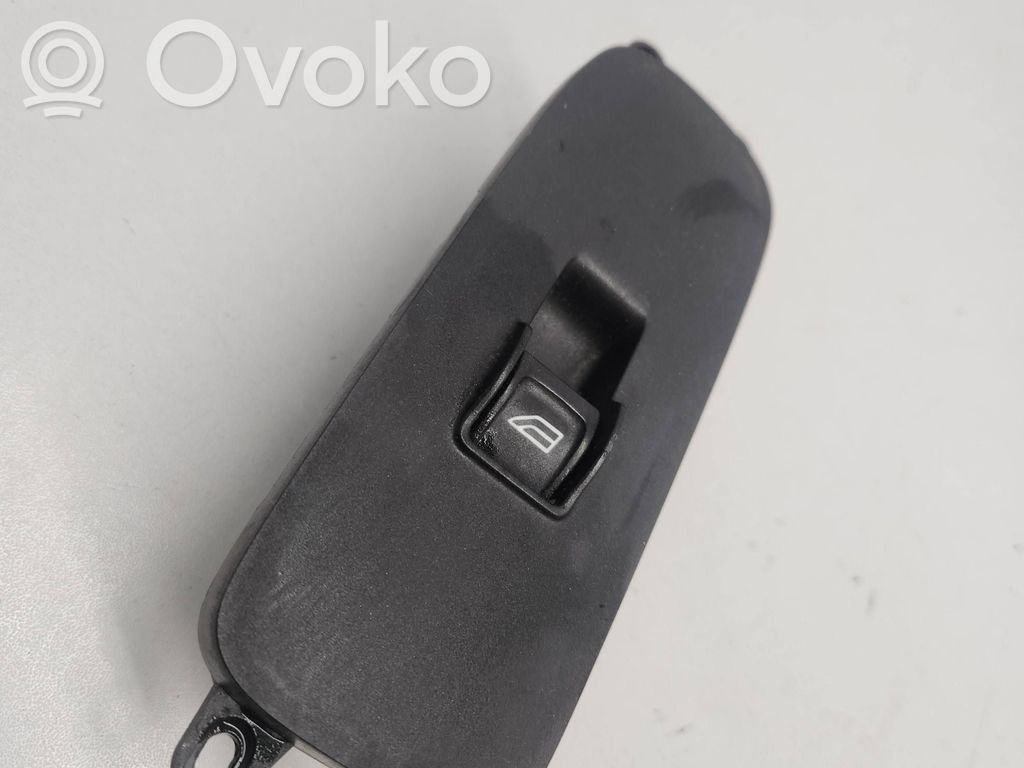 Electric window control switch   30773214,03453305,01105092480581