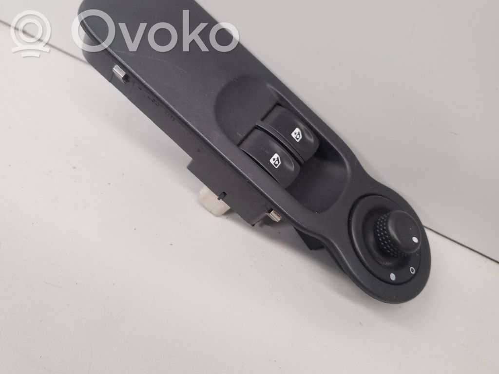 Renault Modus Electric window control switch 