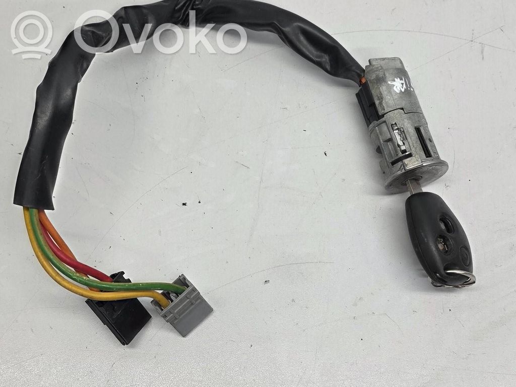 Nissan Kubistar Užvedimo spynelė 