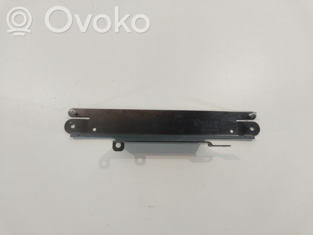 Radiator mount bracket   23781010,6922528
